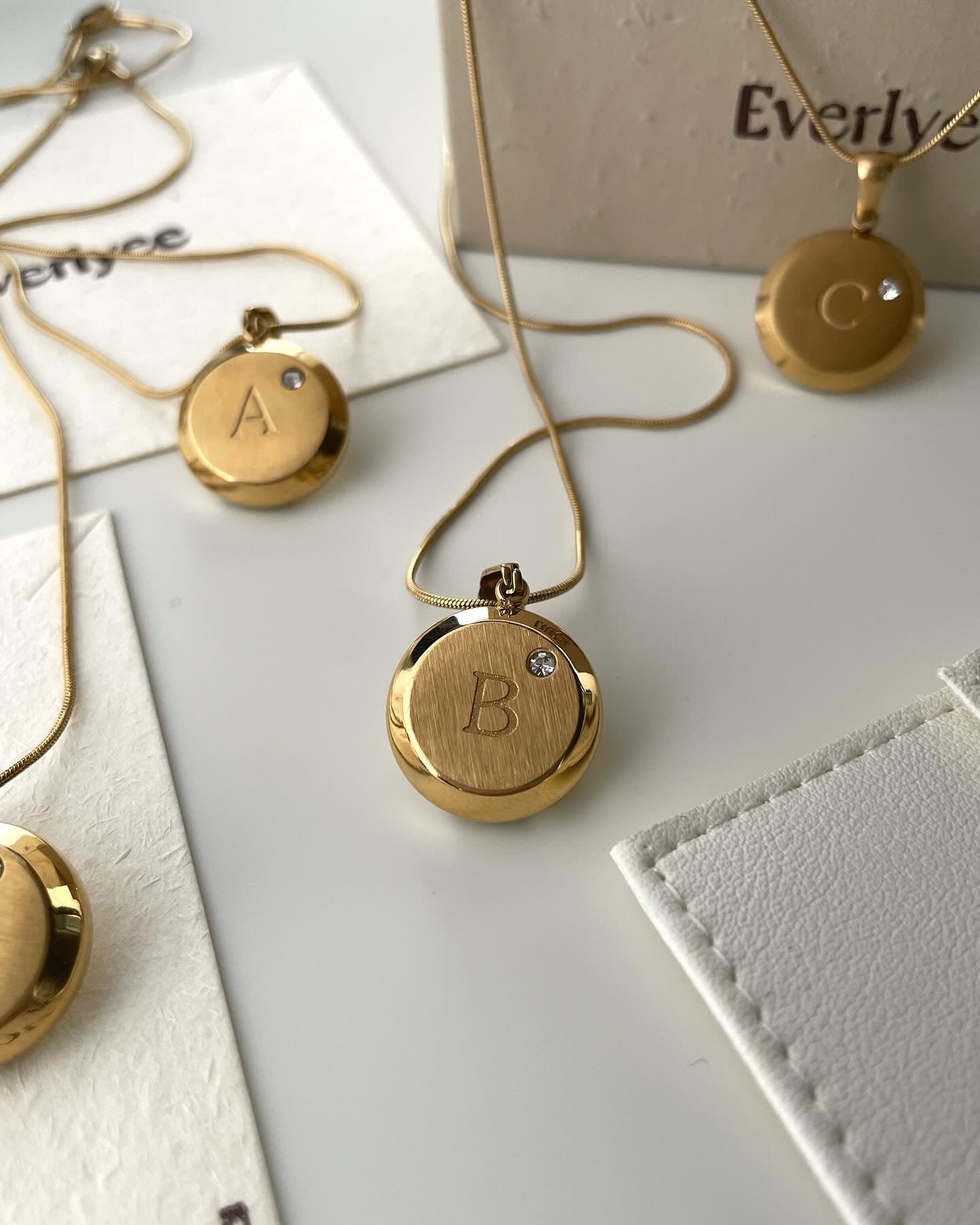 Shinny Round Plate Initial Necklaces Set