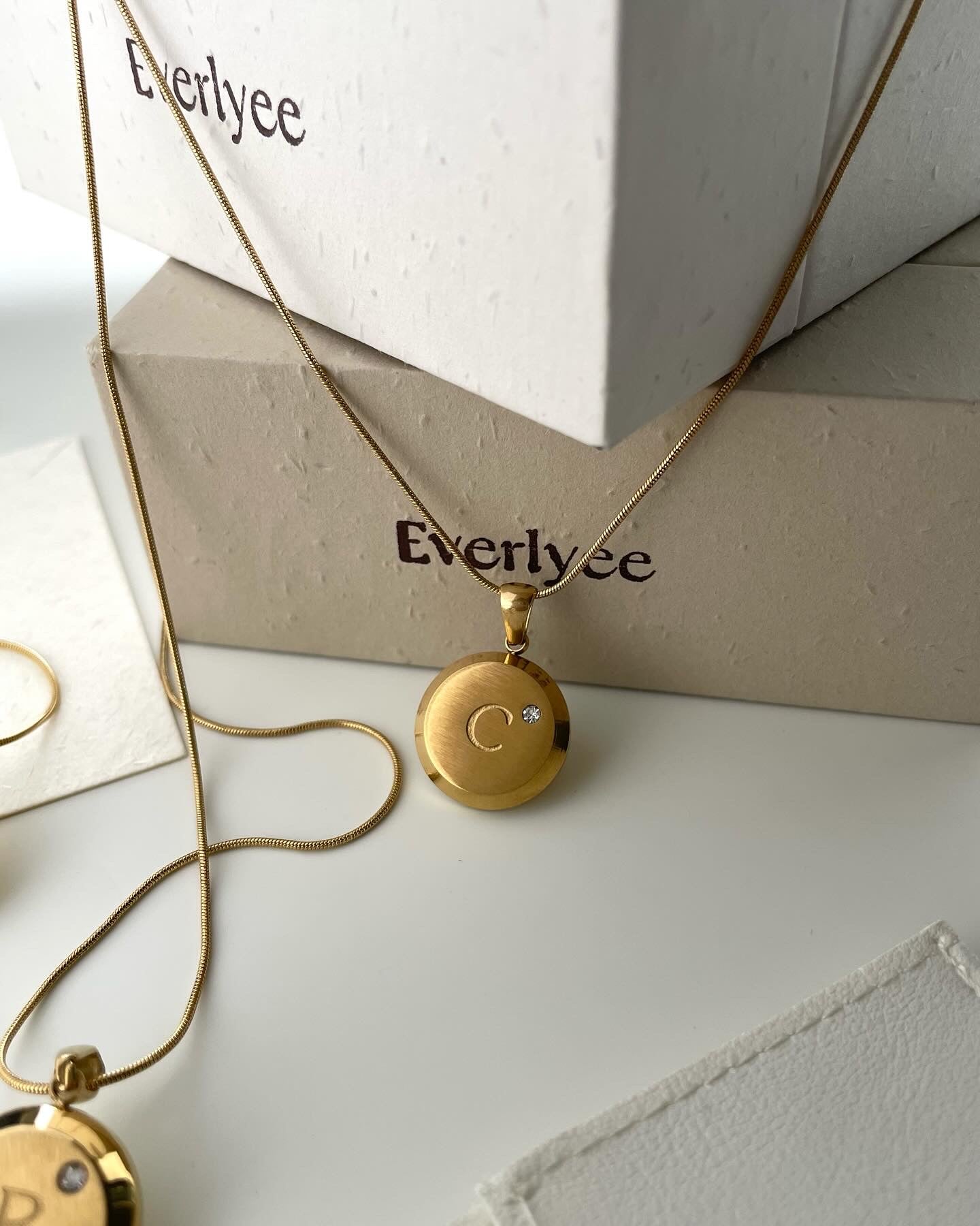 Shinny Round Plate Initial Necklaces Set