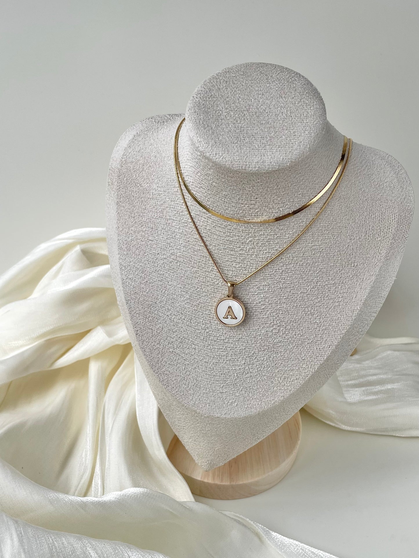 White Round Shell Initial Necklaces Set
