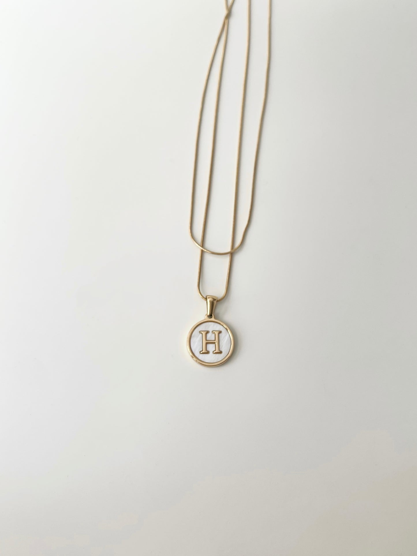 White Round Shell Initial Necklaces Set