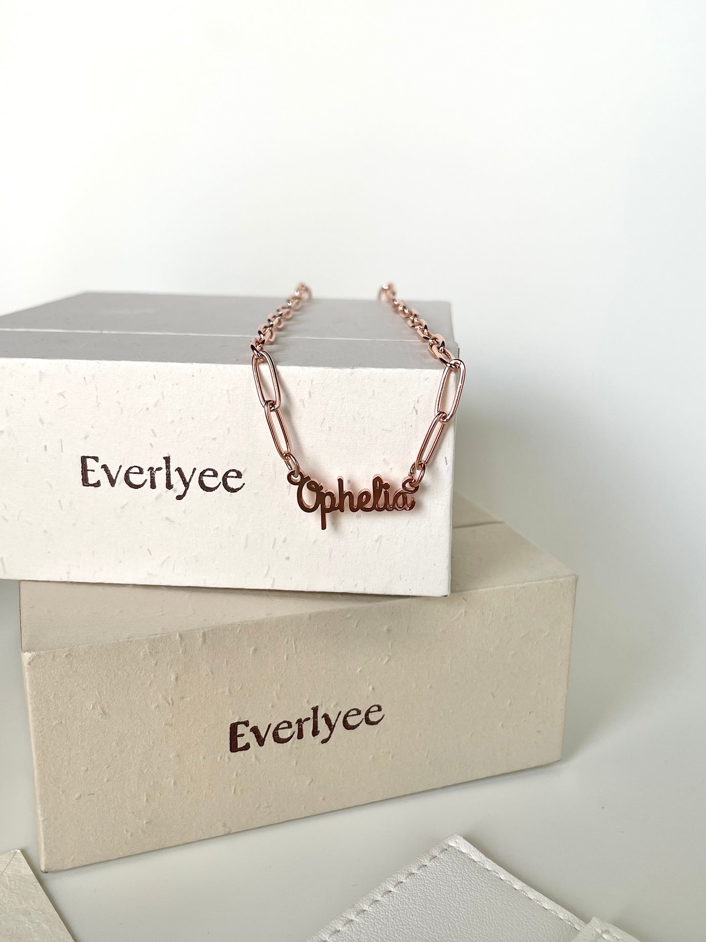 OPHELIA Name Necklace (Rose Gold)
