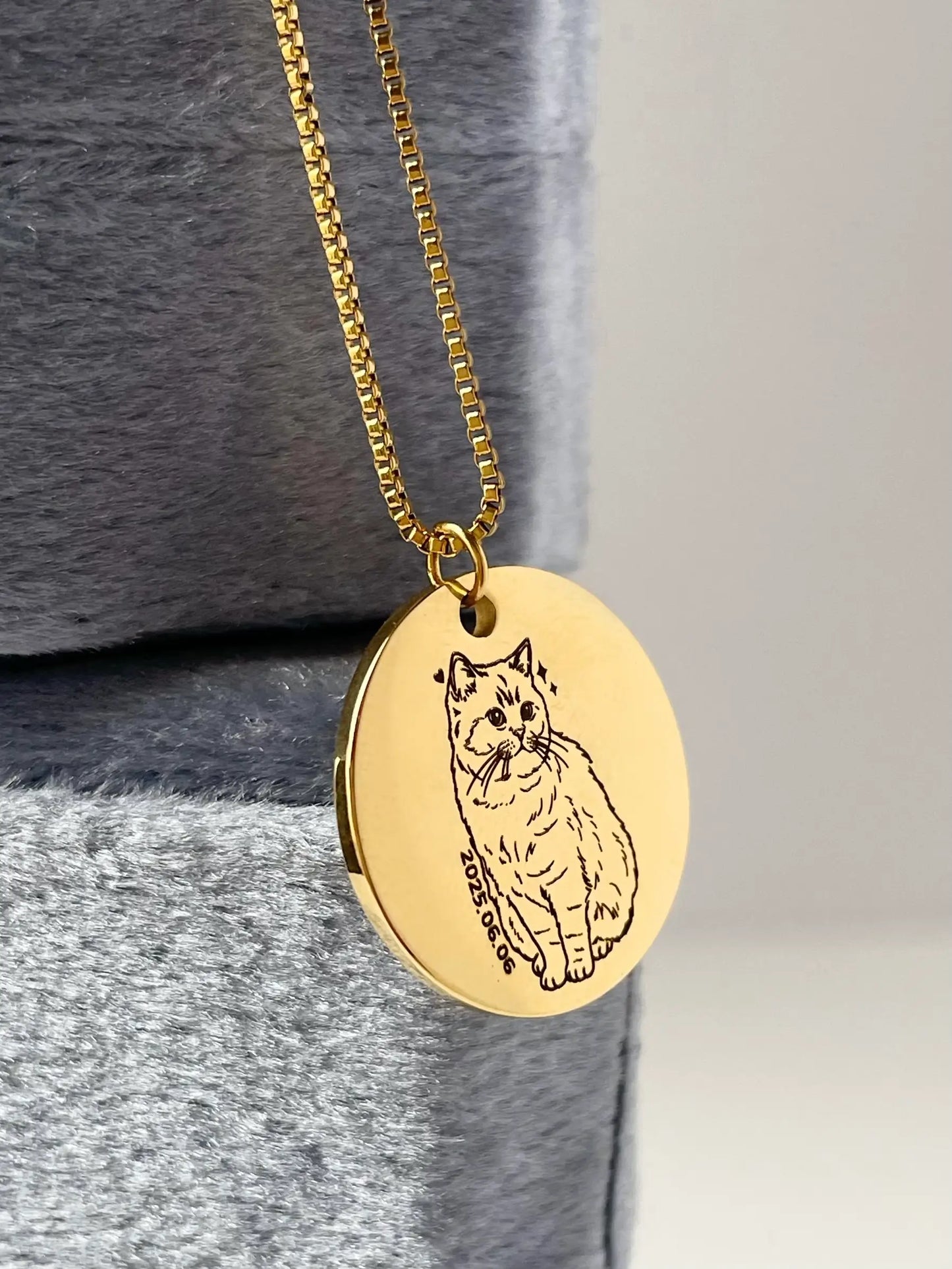 Pet Portrait Disc Necklace (Gold)
